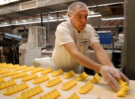Marshmallow Peeps Production Hits High Gear Before Easter