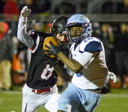 1015903130 PA_INT football tennent 001.JPG